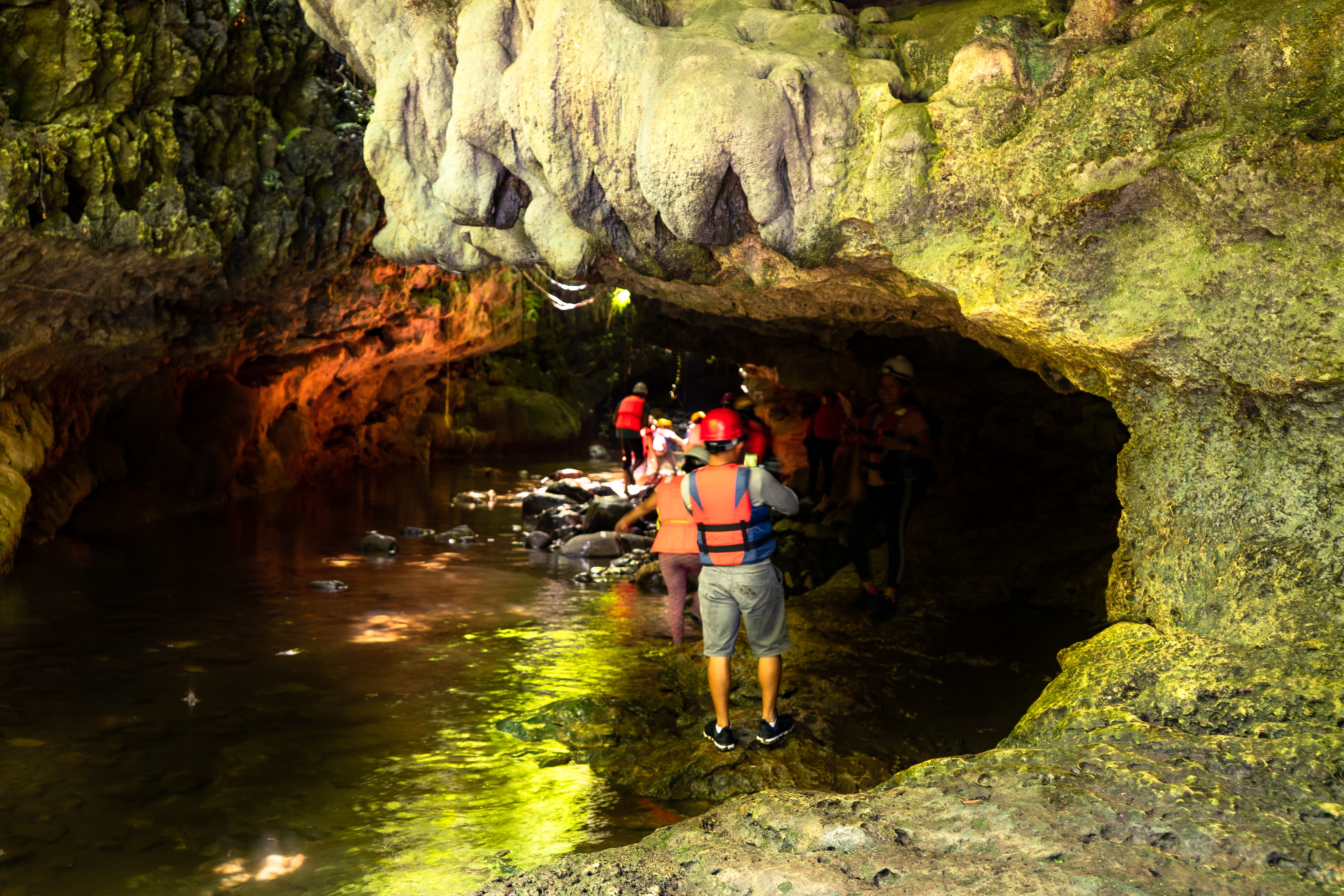 Bayano-Lake-caves-Panama