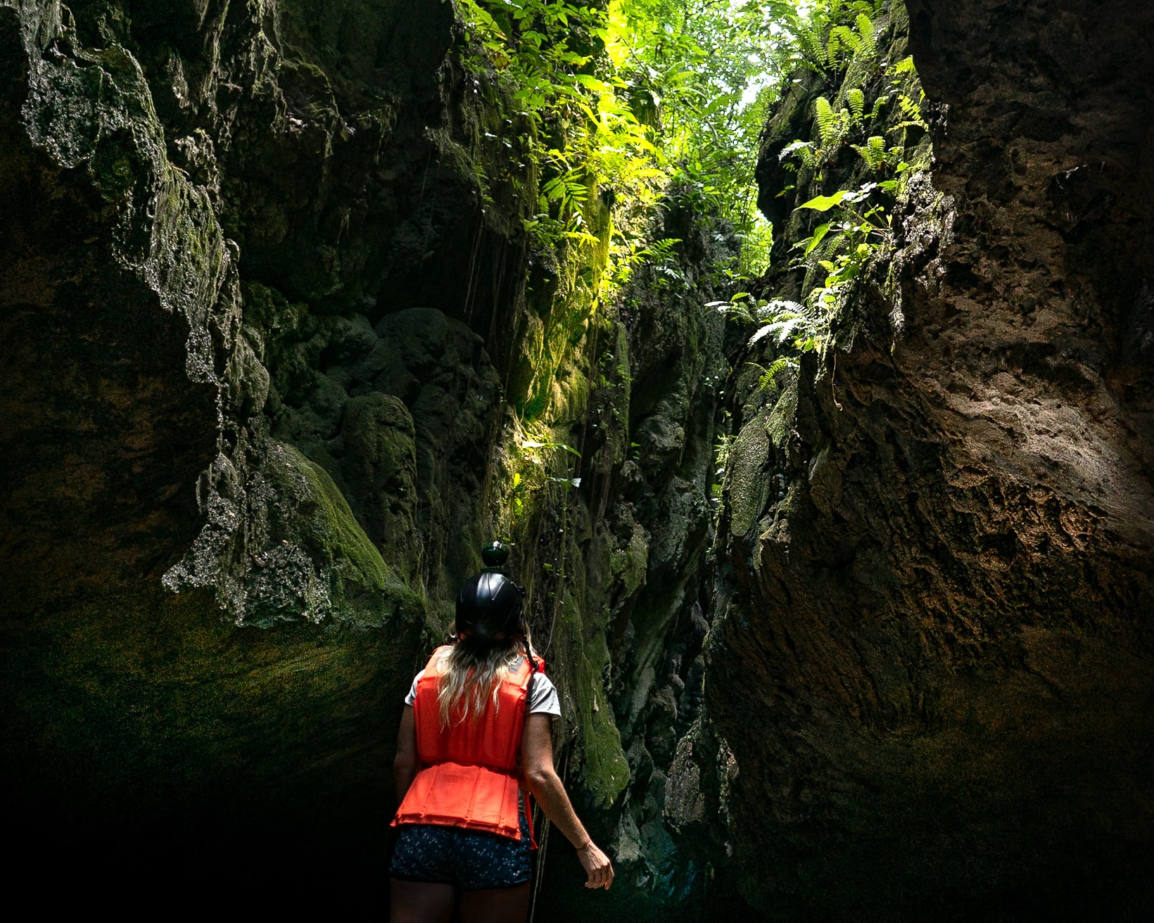 things-to-do-in-panama-jungle-caves